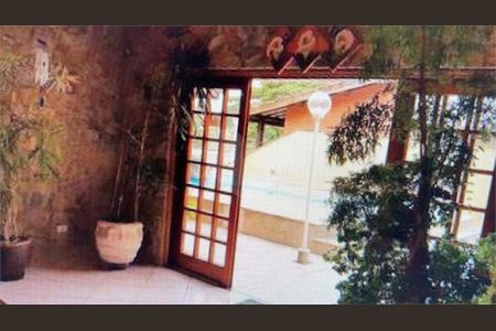 2_photo/94cf050e71.131c711fc740dfc3-ATLAS-094fb114-68f2-469f-b99a-038c77dbdc7f.jpg de casa à venda com 4 quartos, 430m² em Morada dos Pássaros, Barueri