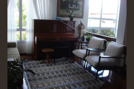 11_photo/94cf05118b.9d8fed69801cdea0-ATLAS-c4bf8dd0-75e7-4a96-8164-4bfbb9167a44.jpg de casa à venda com 4 quartos, 540m² em Morada dos Pássaros, Barueri