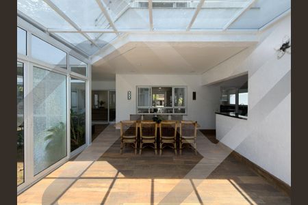 5_photo/94cf0511e5.d064f87ba2f4a60c-ATLAS-4a7d1c05-b048-40ab-8a36-be51bc2b7771.jpg de casa de condomínio à venda com 4 quartos, 404m² em Morada dos Pássaros, Barueri