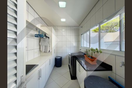 11_photo/94cf0511e5.d064f87ba2f4a60c-ATLAS-d884207d-c3df-47e2-8424-0f5deff2751f.jpg de casa de condomínio à venda com 4 quartos, 404m² em Morada dos Pássaros, Barueri