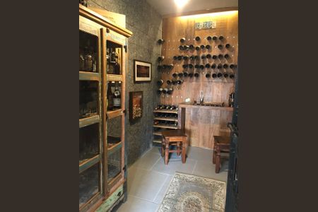 2_photo/94cf051355.ceff8192393c33de-ATLAS-35d737a2-6d2b-47b2-bdfa-6ad25475a4b3.jpg de casa à venda com 2 quartos, 480m² em Aldeia da Serra, Barueri