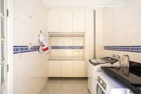 3_photo/94cf0513bb.1aa5b8f538f3adaf-ATLAS-08aa5d00-0f6f-49ce-97b4-3f25e55e1773.jpg de casa à venda com 3 quartos, 472m² em Residencial das Estrelas, Barueri