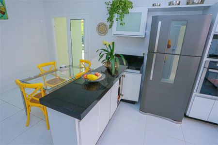 47_photo/94cf0517e1.07f29284d16cc936-ATLAS-4e6f587e-a757-41be-b0ef-0c48f08b15b9.jpg de casa para alugar com 4 quartos, 483m² em Residencial Morada dos Lagos, Barueri