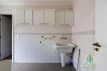 8_photo/94cf0517ff.0bf895571deddd4a-ATLAS-34187058-2e29-4aba-9cee-55e4dd4cb235.jpg de casa para alugar com 5 quartos, 415m² em Residencial Morada dos Lagos, Barueri