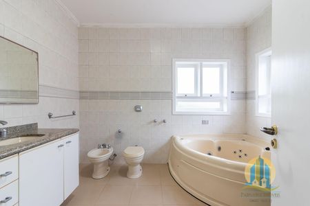 26_photo/94cf0517ff.0bf895571deddd4a-ATLAS-7a7deb92-1edd-47a2-a7d3-84dfaa2acb38.jpg de casa para alugar com 5 quartos, 415m² em Residencial Morada dos Lagos, Barueri