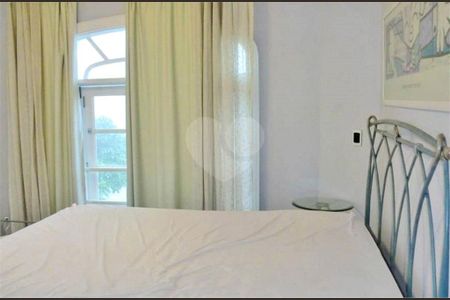 8_photo/94cf051965.fd4e69175d3a2864-ATLAS-ce379f7d-2e97-452b-a38d-8b83948683de.jpg de casa à venda com 5 quartos, 560m² em Residencial Morada dos Lagos, Barueri