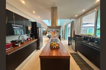 47_photo/94cf05197f.971ea3c29a5052d0-ATLAS-d27686ac-d3b8-4431-b6db-e06eb779d6ba.jpg de casa para alugar com 4 quartos, 680m² em Residencial Morada dos Lagos, Barueri