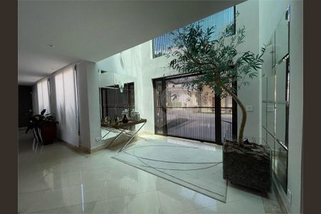 11_photo/94cf051a5b.21b2fa202967d017-ATLAS-76743f7e-c5a5-45f4-b127-e21c32c283c2.jpg de casa à venda com 5 quartos, 1800m² em Residencial Morada dos Lagos, Barueri