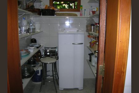 7_photo/94cf051a93.6e53403f950fb4ab-ATLAS-210d0cef-4334-4b0e-bddc-5e6b7d0786a1.jpg de casa à venda com 4 quartos, 350m² em Residencial das Estrelas, Barueri