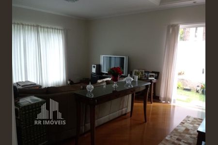 1_photo/94cf051a93.a671cd23213f9475-ATLAS-073eb2c1-e190-4bb5-9fac-867564f1f8f3.jpg de casa à venda com 3 quartos, 300m² em Residencial das Estrelas, Barueri