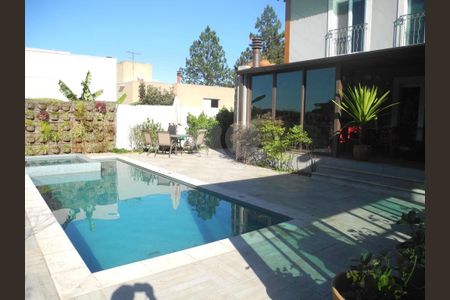 12_photo/94cf051eef.c992833f8caaafba-ATLAS-bdc2ae73-6ca4-4483-91d2-b44b91f95737.jpg de casa à venda com 6 quartos, 700m² em Residencial Morada dos Lagos, Barueri