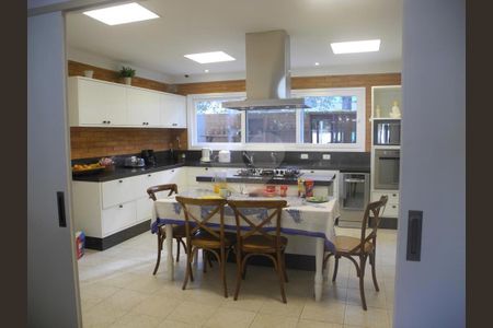 10_photo/94cf051eef.c992833f8caaafba-ATLAS-dffe715a-55b7-43d8-b4ce-0b495887f172.jpg de casa à venda com 6 quartos, 700m² em Residencial Morada dos Lagos, Barueri