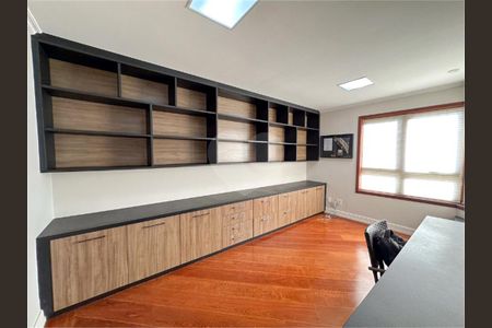 39_photo/94cf056951.61df383ebc62b81a-ATLAS-3f792b61-632b-4e81-b995-75517bcf277e.jpg de casa à venda com 4 quartos, 300m² em Aldeia da Serra, Santana de Parnaíba