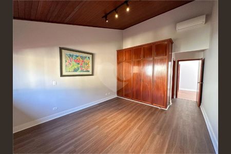 11_photo/94cf056951.61df383ebc62b81a-ATLAS-4d147a0b-e199-4abd-a6c5-5a2b7c4fafde.jpg de casa à venda com 4 quartos, 300m² em Aldeia da Serra, Santana de Parnaíba