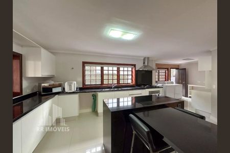 2_photo/94cf05695d.f14d7a494a64fc38-ATLAS-189d704e-2930-45c6-8efb-eac854e8744d.jpg de casa de condomínio à venda com 5 quartos, 536m² em Morada dos Pinheiros (Aldeia da Serra), Santana de Parnaíba