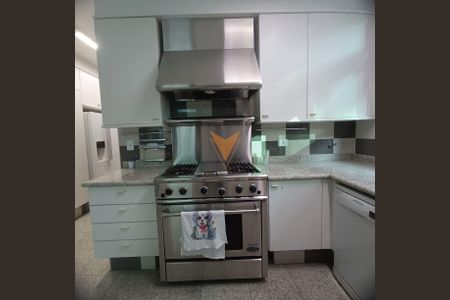 71_photo/94cf056a3b.1cbc3939b3da70f1-ATLAS-d067a031-750a-466f-8911-7d4dbd59e916.jpg de casa para alugar com 5 quartos, 575m² em Aldeia da Serra, Santana de Parnaíba