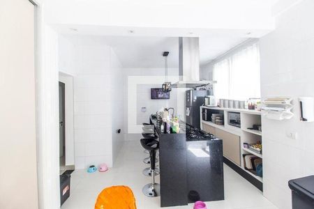 42_photo/94cf056b9b.1ee954665fa22826-ATLAS-b1a060b6-fd56-4025-b843-33e36ae5f06a.jpg de casa à venda com 3 quartos, 300m² em Morada das Flores (Aldeia da Serra), Santana de Parnaíba