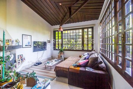 5_photo/94cf056c3f.df7ce31a5798d4ae-ATLAS-fd9bf325-2467-4a2d-8cfd-58e9b873f462.jpg de casa à venda com 5 quartos, 390m² em Aldeia da Serra, Barueri