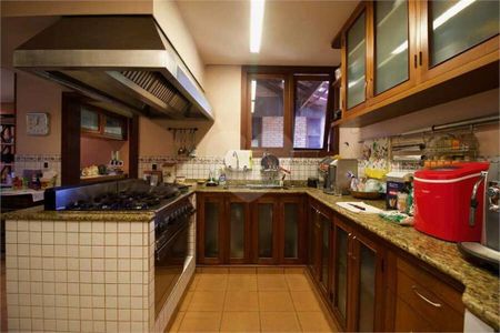 6_photo/94cf056c95.e1d2c46bde3eb79c-ATLAS-13441620-7e0a-4bdc-b2ef-9623f056420a.jpg de casa à venda com 7 quartos, 628m² em Aldeia da Serra, Barueri