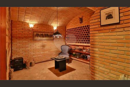 10_photo/94cf056c95.e1d2c46bde3eb79c-ATLAS-e2fd365c-cf76-4df1-b194-8a926d3e9a67.jpg de casa à venda com 7 quartos, 628m² em Aldeia da Serra, Barueri