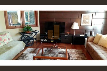 8_photo/94cf056d5b.cbac4b0532efd0a4-ATLAS-d4a5d3c3-6e73-4df8-9d0c-7609983c05d8.jpg de casa à venda com 4 quartos, 421m² em Morada dos Pássaros, Barueri