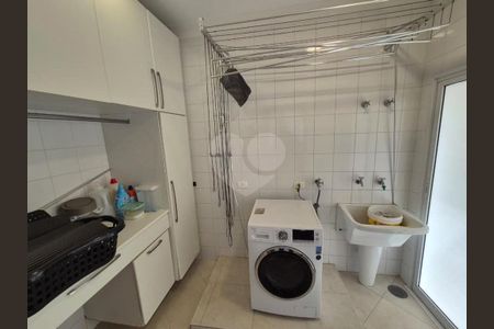 27_photo/94cf056ecf.90bd9ce7e18c11b8-ATLAS-28c1f144-8bcd-4b92-bc67-0ef0cf9fb3b9.jpg de casa à venda com 5 quartos, 390m² em Morada dos Pinheiros (Aldeia da Serra), Santana de Parnaíba
