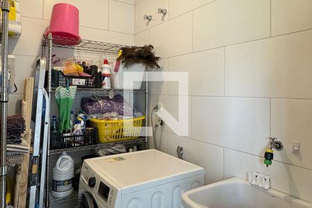 47_photo/94cf0572a7.cba3da746242e602-ATLAS-b670fb72-9bfc-4e33-95c1-ee8a09df9fcb.jpg de casa à venda com 4 quartos, 244m² em Morada dos Pássaros, Barueri