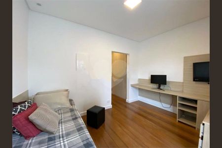 33_photo/94cf06e1fb.2fed7e95ddef69d8-ATLAS-0b388639-e974-49cc-9ac0-edb4d03daf2d.jpg de casa à venda com 4 quartos, 420m² em Roselândia, Cotia