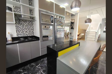 6_photo/94cf06e2e1.0524c8510f0f8401-ATLAS-8020301d-34e7-4fda-92a2-43da65738f64.jpg de casa à venda com 3 quartos, 210m² em Roselândia, Cotia