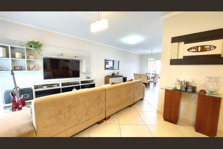 3_photo/94cf06e4bf.c446c2efacaedc0f-ATLAS-1333135a-c76d-4900-822b-e2ff2136ab86.jpg de casa à venda com 3 quartos, 260m² em Roselândia, Cotia