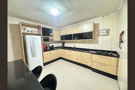 4_photo/94cf06e723.1cf36469cc62d903-ATLAS-2e973e6c-3fc6-4ba3-be2f-ecd13afe864c.jpg de casa à venda com 3 quartos, 217m² em Jardim Rosemary, Cotia