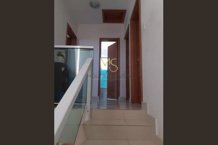 4_photo/94cf06fc89.f861ecc718bdcbd7-ATLAS-5d33a729-0827-49d3-9134-a7b839bcfbe1.jpg de casa à venda com 3 quartos, 264m² em Roselândia, Cotia