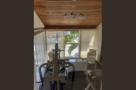 13_photo/94cf06fc89.f861ecc718bdcbd7-ATLAS-b19c5c24-b64b-4cc0-960c-1d57e1674cf5.jpg de casa à venda com 3 quartos, 264m² em Roselândia, Cotia