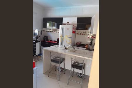 2_photo/94cf06fc89.f861ecc718bdcbd7-ATLAS-b2744ec4-90ac-40b3-b3b9-6c486acc4eaf.jpg de casa à venda com 3 quartos, 264m² em Roselândia, Cotia