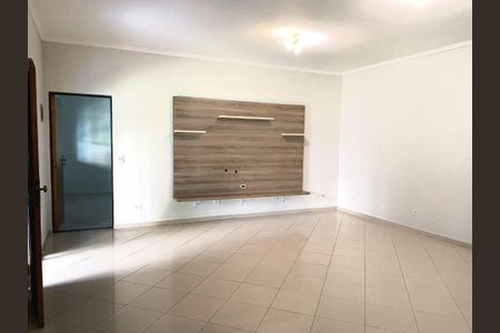 11_photo/94cf070533.9e54cb4a11914814-ATLAS-d0db024a-cae5-4e26-b96e-881ffa4e1a4c.jpg de casa à venda com 2 quartos, 220m² em Chácara Vista Alegre, Cotia