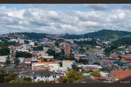 26_photo/94cf071a0d.0524c8510f0f8401-ATLAS-baacee0e-b792-41f7-b862-9a061883e2f4.jpg de casa à venda com 4 quartos, 200m² em Chácara Vista Alegre, Cotia