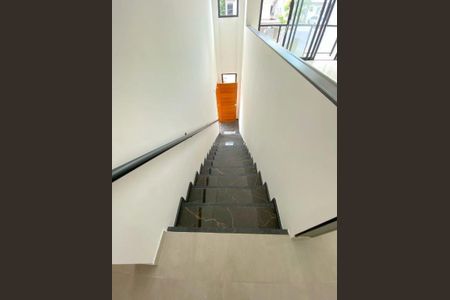 4_photo/94cf071f53.ceff8192393c33de-ATLAS-15014a36-0ce5-49de-be78-e5ec0fa90bb1.jpg de casa à venda com 3 quartos, 163m² em Parque das Rosas, Cotia