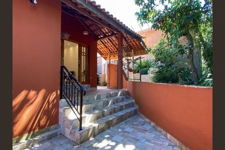 10_photo/94cf07247f.d55b36f64ebf45c1-ATLAS-3ce90b88-a97d-434d-8ef0-5df9a8c9b41d.jpg de casa à venda com 6 quartos, 250m² em Granja Caiapia, Cotia