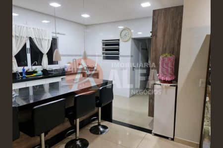 5_photo/94cf0724f5.ceff8192393c33de-ATLAS-2b543aed-6c4a-4b66-8678-6c2580d380d7.jpg de casa à venda com 3 quartos, 320m² em Granja Caiapia, Cotia