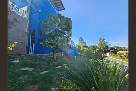 7_photo/94cf072599.e100dba37721dde7-ATLAS-a37d32b1-968c-4f76-82ec-9b72dfc3035a.jpg de casa à venda com 3 quartos, 376m² em Granja Caiapia, Cotia