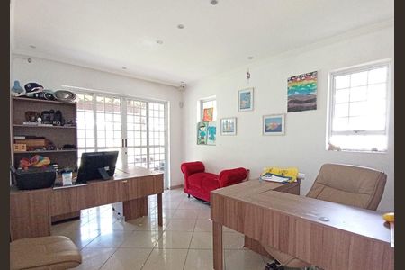 11_photo/94cf07259f.7b14635dc7f45449-ATLAS-bed21806-12ec-4f78-ae77-995d87b4e0cb.jpg de casa à venda com 3 quartos, 326m² em Granja Caiapia, Cotia