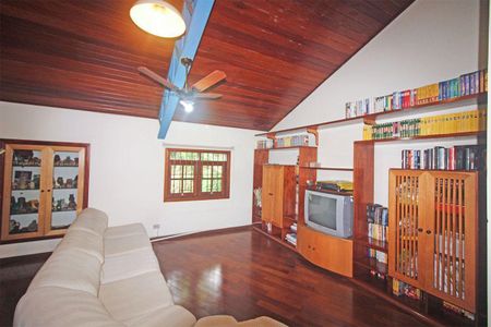 6_photo/94cf0725ab.0abb473e952761da-ATLAS-f4e1a43e-9a26-4eeb-b86b-ad345e5ec0b5.jpg de casa à venda com 4 quartos, 447m² em Granja Caiapia, Cotia