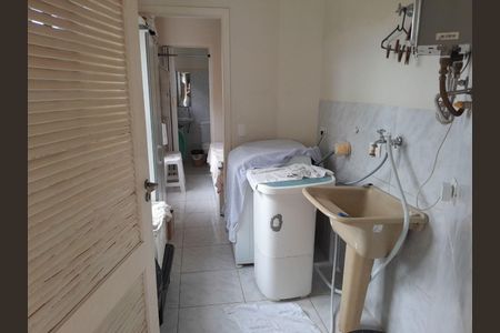 27_photo/94cf072703.12a796eb49bed496-ATLAS-5fdae394-231f-4115-9a2d-da8dcc02ab88.jpg de casa de condomínio à venda com 3 quartos, 391m² em Parque das Rosas, Cotia