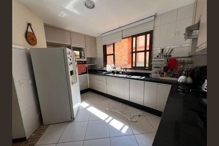 4_photo/94cf072711.8d9d2e8c4e07ca84-ATLAS-d67cf4a6-e1a9-4572-8d7d-d842e8802677.jpg de casa à venda com 3 quartos, 246m² em Colinas de São Fernando, Cotia