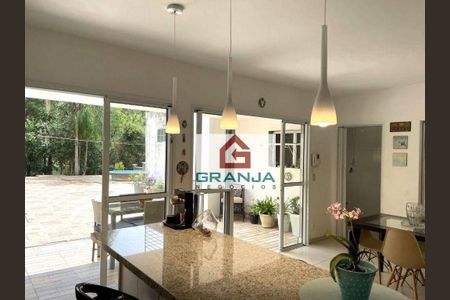 10_photo/94cf072e39.0a1194eb6029b764-ATLAS-2754aa7d-e40a-4785-b5c9-a8491ab5bcc3.jpg de casa de condomínio à venda com 5 quartos, 460m² em Granja Carneiro Viana, Cotia