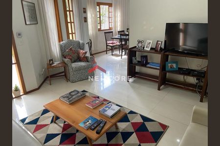 4_photo/94cf072f0d.527d2e055a247cfd-ATLAS-e439e9c0-b014-46cf-a1ba-a4a541d6f72d.jpg de casa de condomínio à venda com 3 quartos, 203m² em Granja Caiapia, Cotia