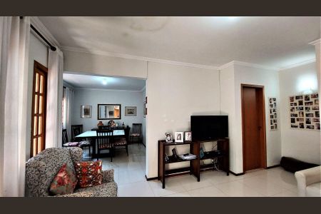 4_photo/94cf072f17.1deccb13cbfcf316-ATLAS-d8db771b-cdcd-4ba1-b802-b63d400473cb.jpg de casa à venda com 3 quartos, 140m² em Granja Caiapia, Cotia