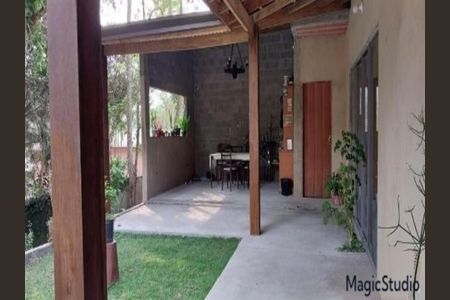 4_photo/94cf0731f3.bdf1def5ceb5107f-ATLAS-5cf6a0eb-e933-461d-8652-12c14f5298f0.jpg de casa à venda com 4 quartos, 200m² em Granja Carneiro Viana, Cotia