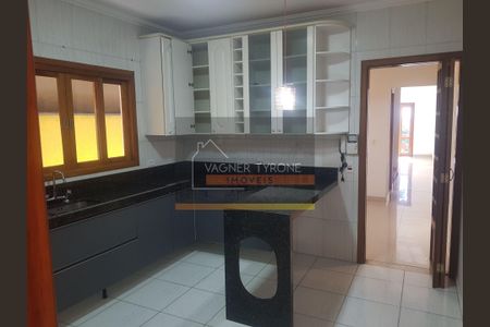 13_photo/94cf07467b.e467a4455404b950-ATLAS-b2b89fb1-a264-496f-a53d-3be5f8499e02.jpg de casa à venda com 3 quartos, 180m² em Jardim Rio das Pedras, Cotia