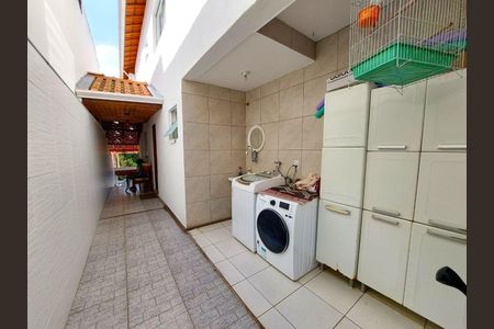 22_photo/94cf07467b.e70fa8406114d9b6-ATLAS-e0a8a892-7264-4017-8956-fdcf115a6569.jpg de casa de condomínio à venda com 3 quartos, 165m² em Jardim Rio das Pedras, Cotia